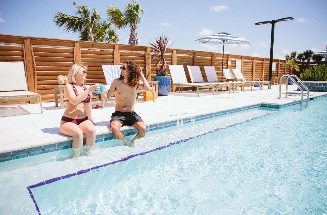 Heated swimming pool: Hotel Indigo Orange Beach - Gulf Shores, an IHG Hotel