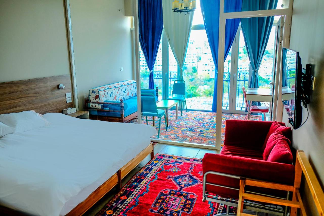Damask Rose, Lebanese Guest House photo