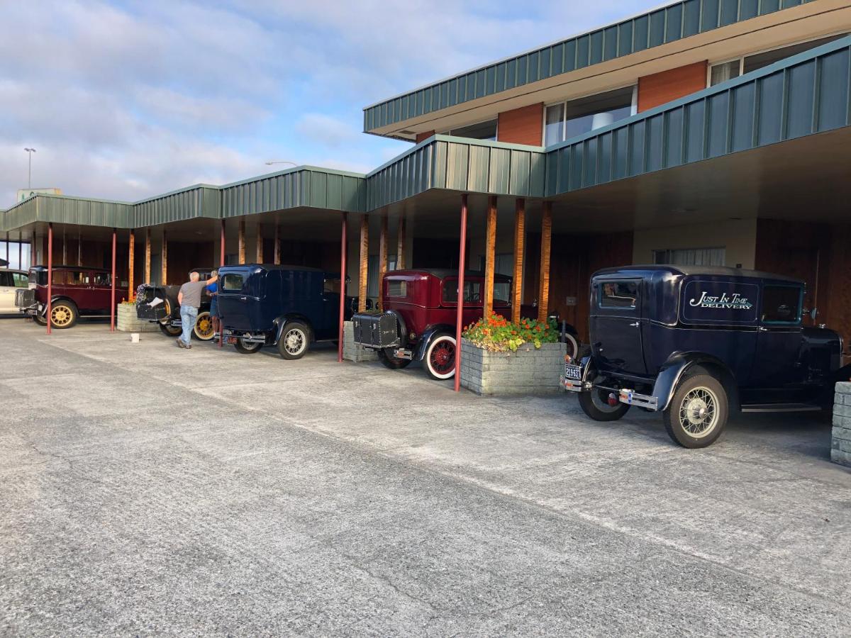 Curly Redwood Lodge — photo 5
