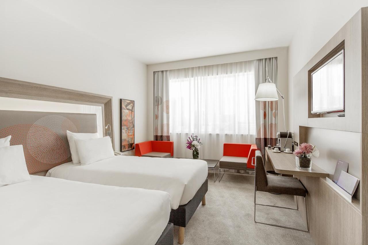 Novotel World Trade Centre Dubai photo