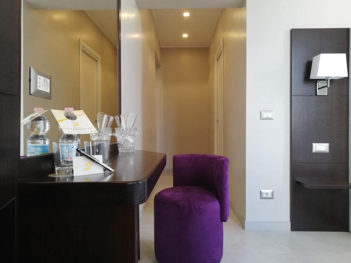 Roman Holidays Boutique - 5