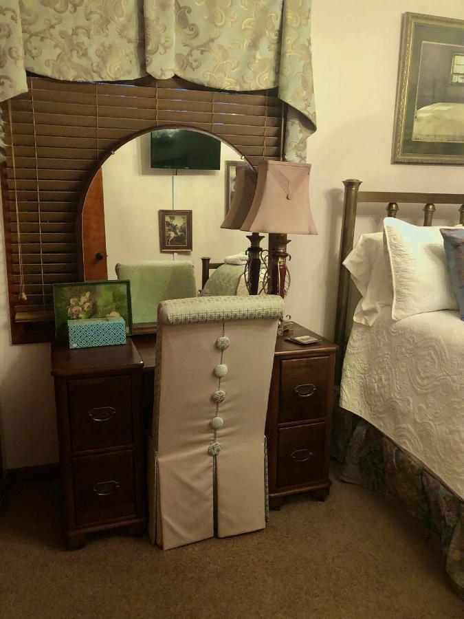WINNIE'S BED & BREAKFAST — photo 14