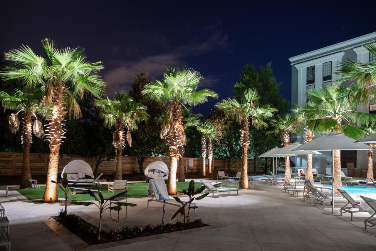 Heated swimming pool: Hotel Indigo Charleston - Mount Pleasant, an IHG Hotel