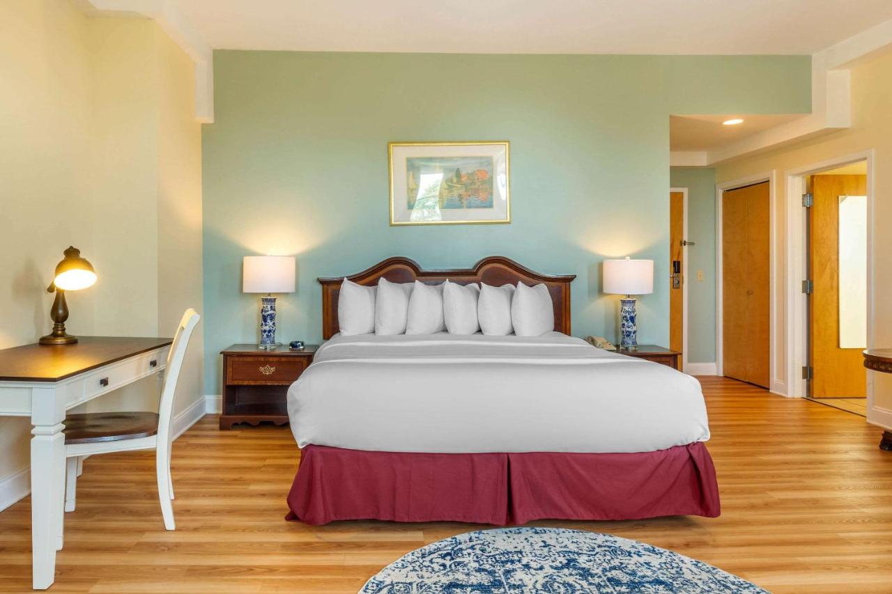 The Carriage House Inn Newport — photo 24