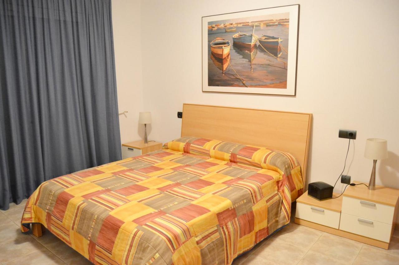 Apartamentos Golden Beach, Sant Carles de la Ràpita, Spain ...
