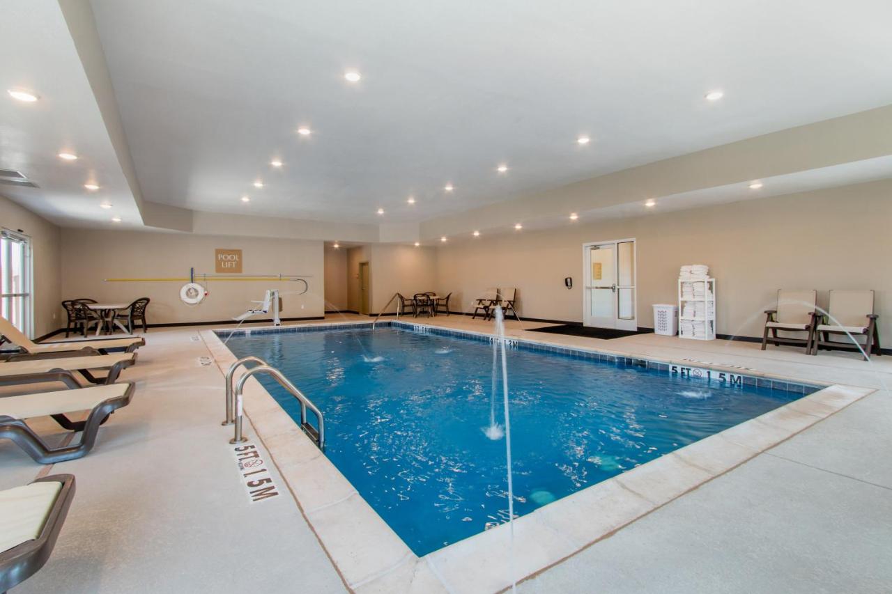 Heated swimming pool: Candlewood Suites - San Antonio Lackland AFB Area, an IHG Hotel