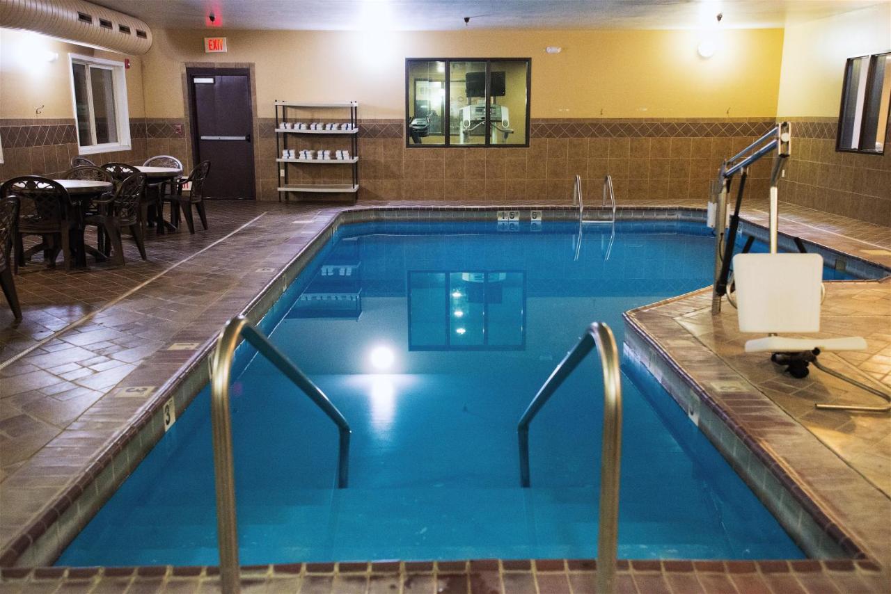 Heated swimming pool: Holiday Inn Express Devils Lake, an IHG Hotel