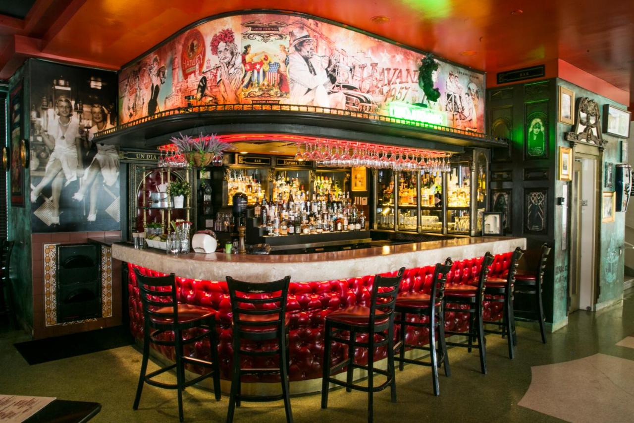 Hotel Breakwater South Beach - 4