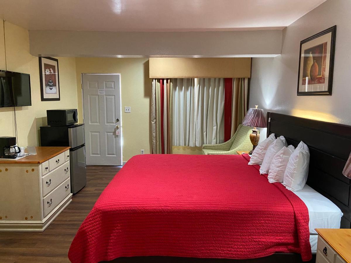 Delux Inn — photo 13