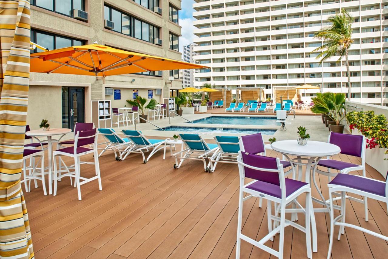 Holiday Inn Express Waikiki, an IHG Hotel photo
