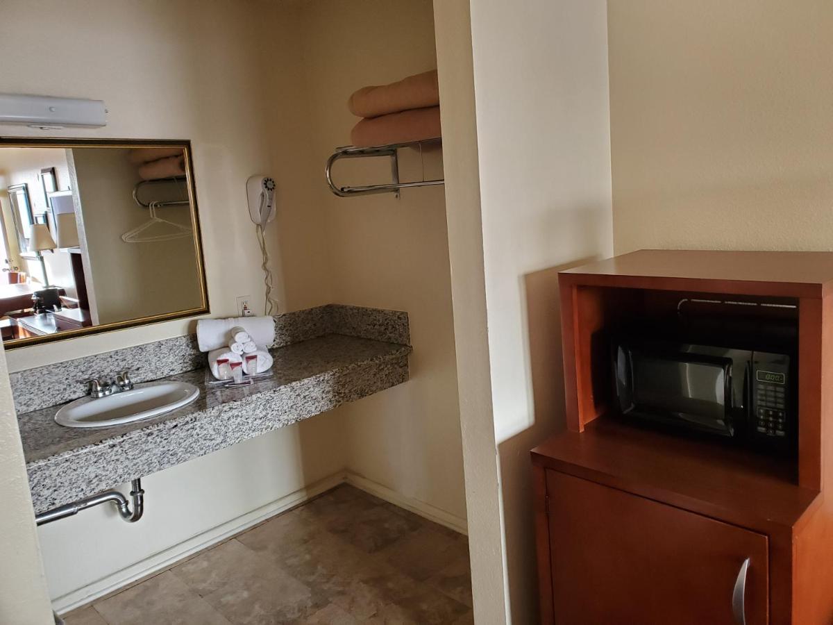 Eunice Plaza Motel — photo 3