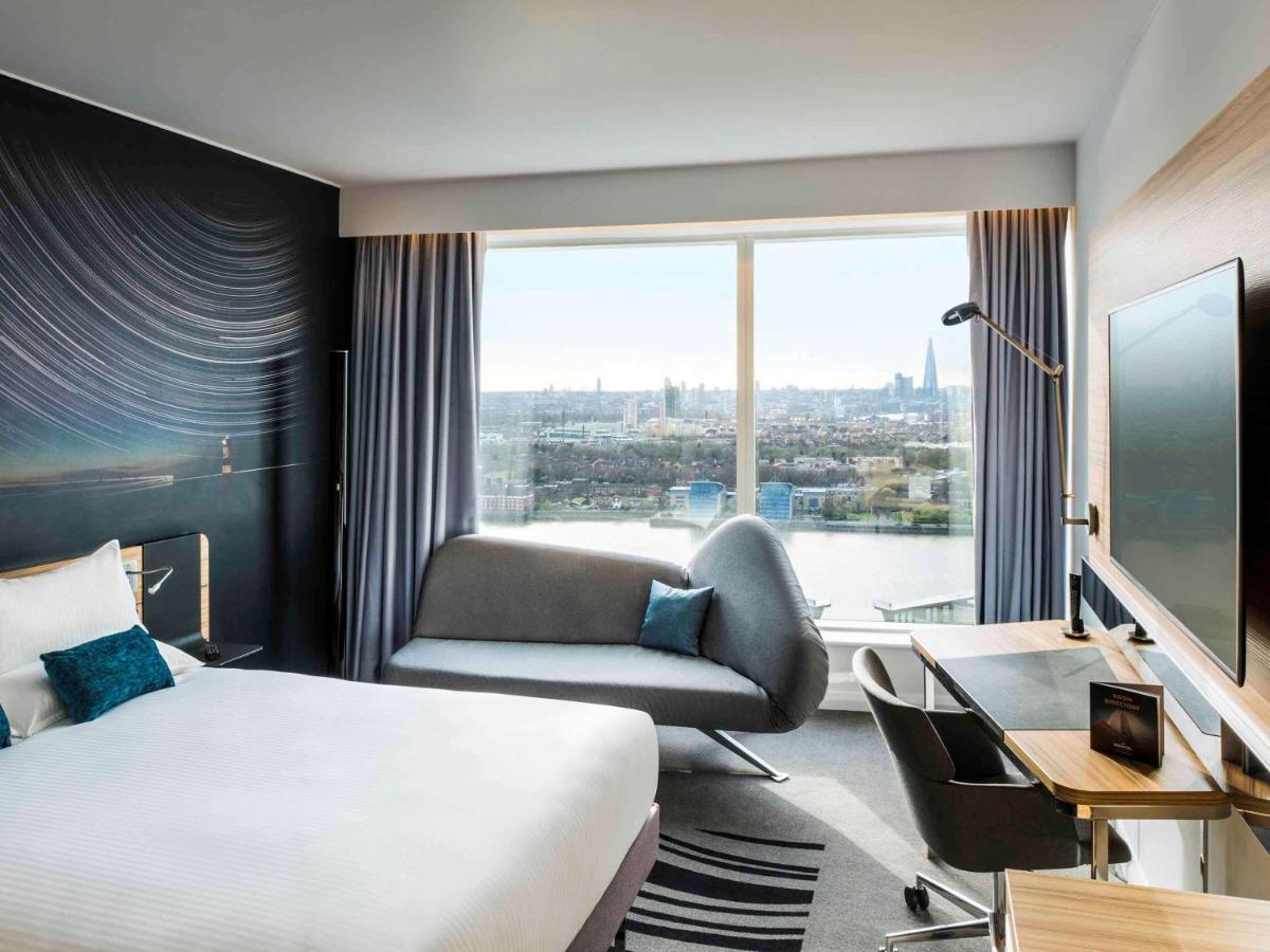 Guide to the most stunning waterside hotels in Canary Wharf. Beautifully decorated, business and leisure amenities and amazing view of the River Thame