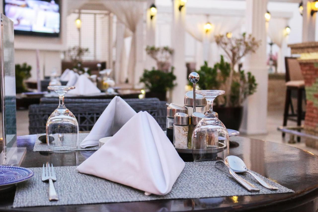 Ramada Hotel and Suites Amwaj Islands photo