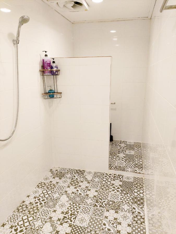 Real Bangkok Guesthouse Private 3BR Home 3 Min to BTS Ratchathewi - 3