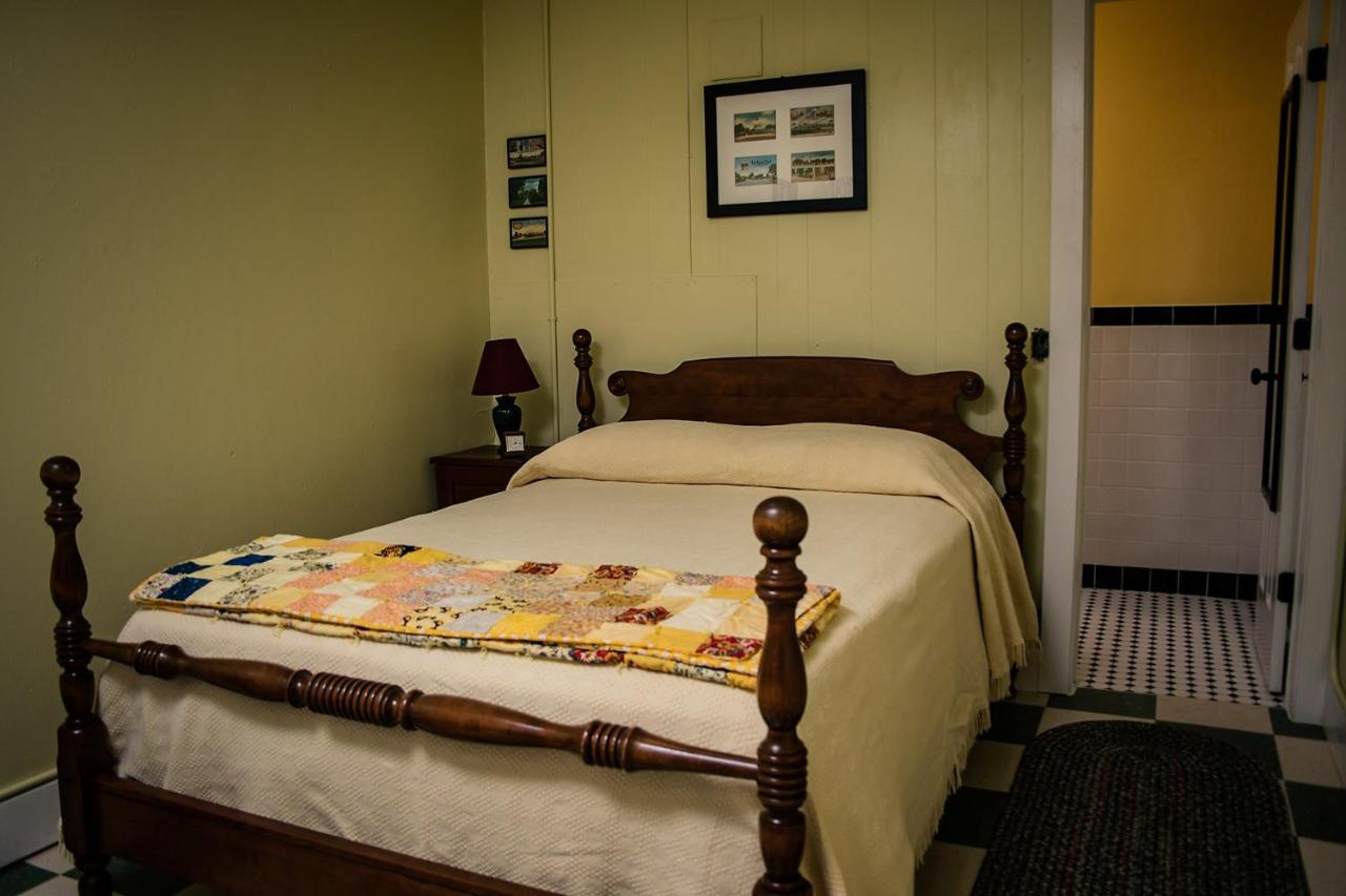 Townhouse Motor Lodge — photo 19