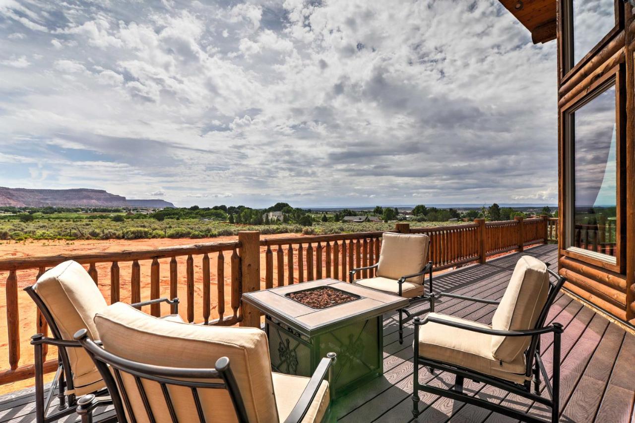 Dreamy Kanab Cabin with Fire Pit and Panoramic Views!