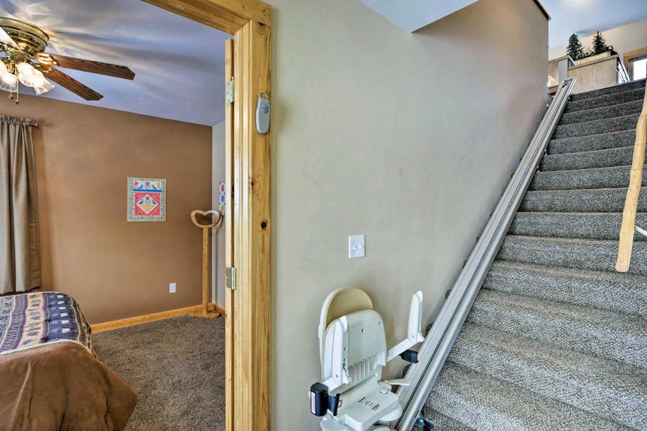 Crested Butte Condo with Views - 9 Miles to Skiing!