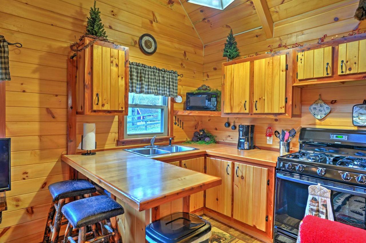 Yeowza Resort Lakefront Log — photo 14