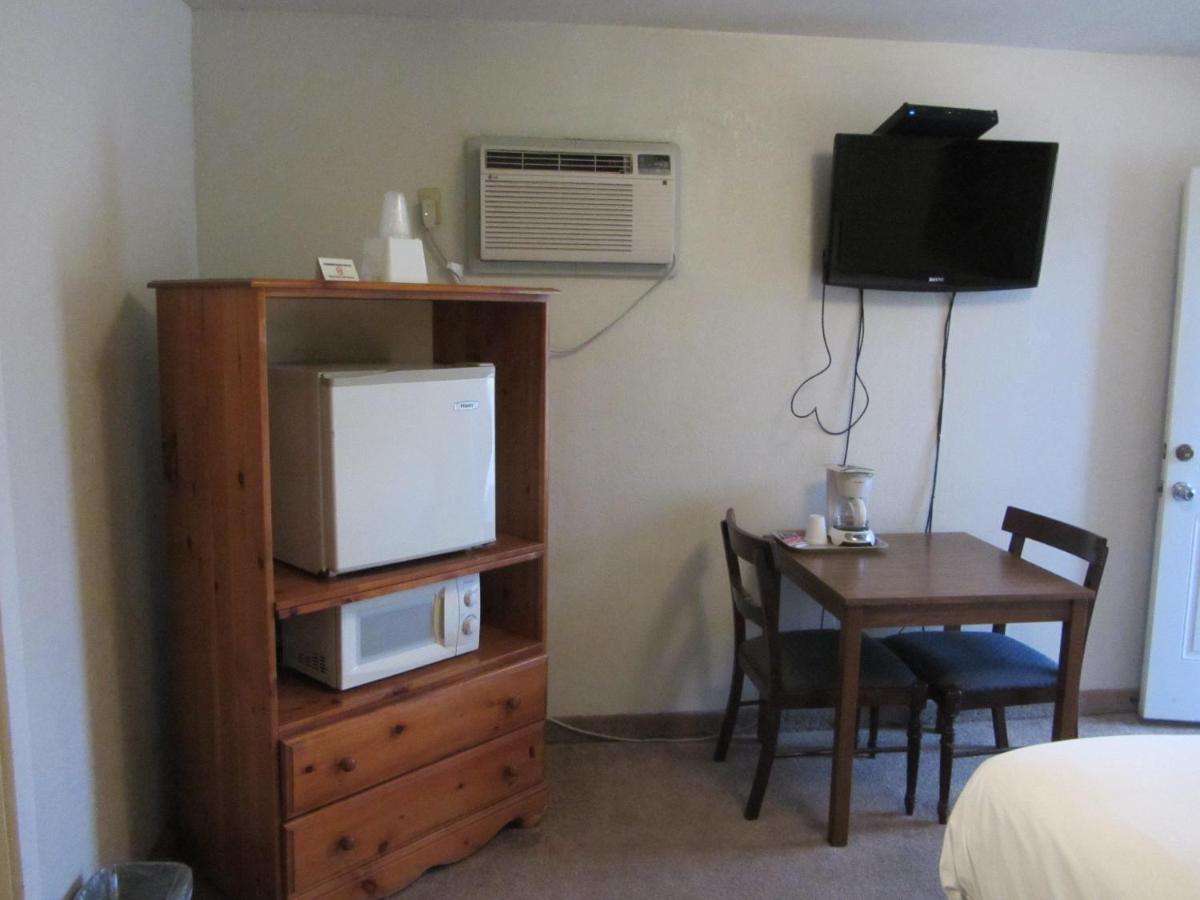 Budget Inn — photo 4