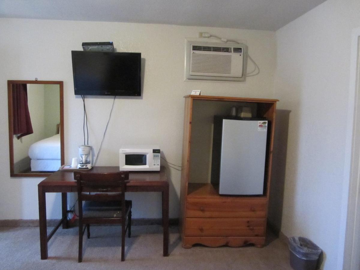 Budget Inn — photo 5