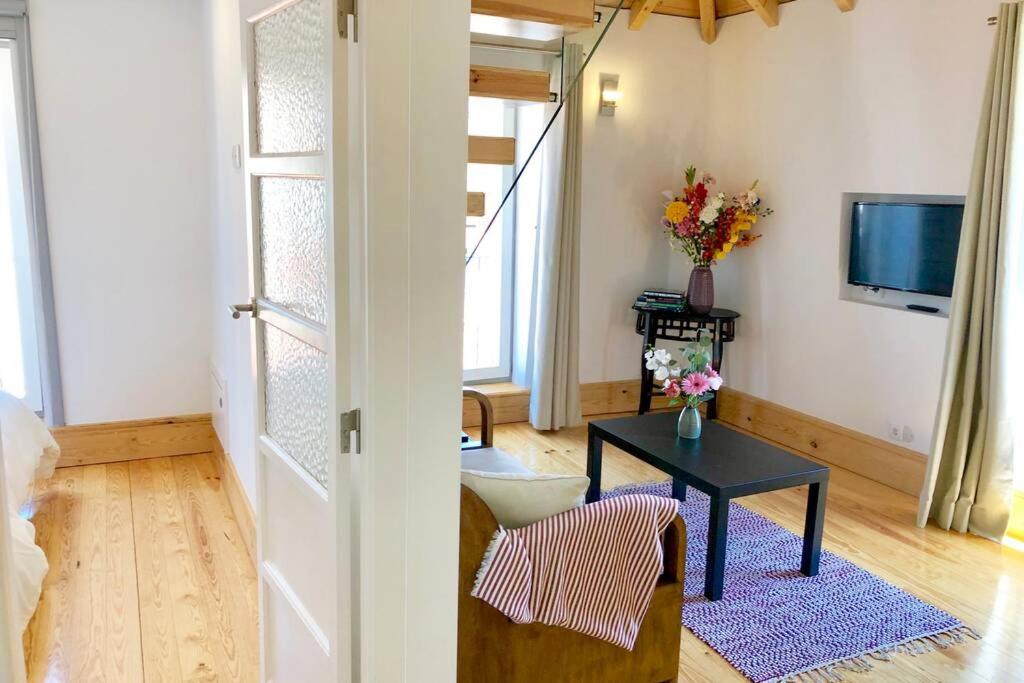 32 Top - Center of Lisbon Duplex Apartment, Barrio Alto - 3