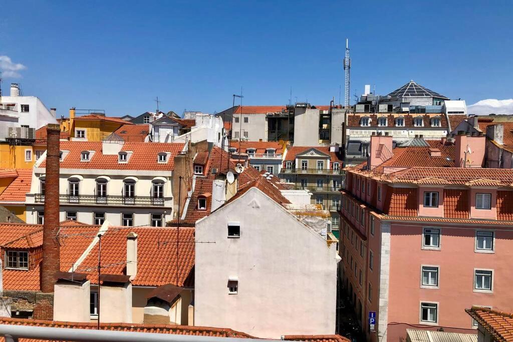32 2 - Heart of Lisbon Private Apartment, Bairro Alto - 4