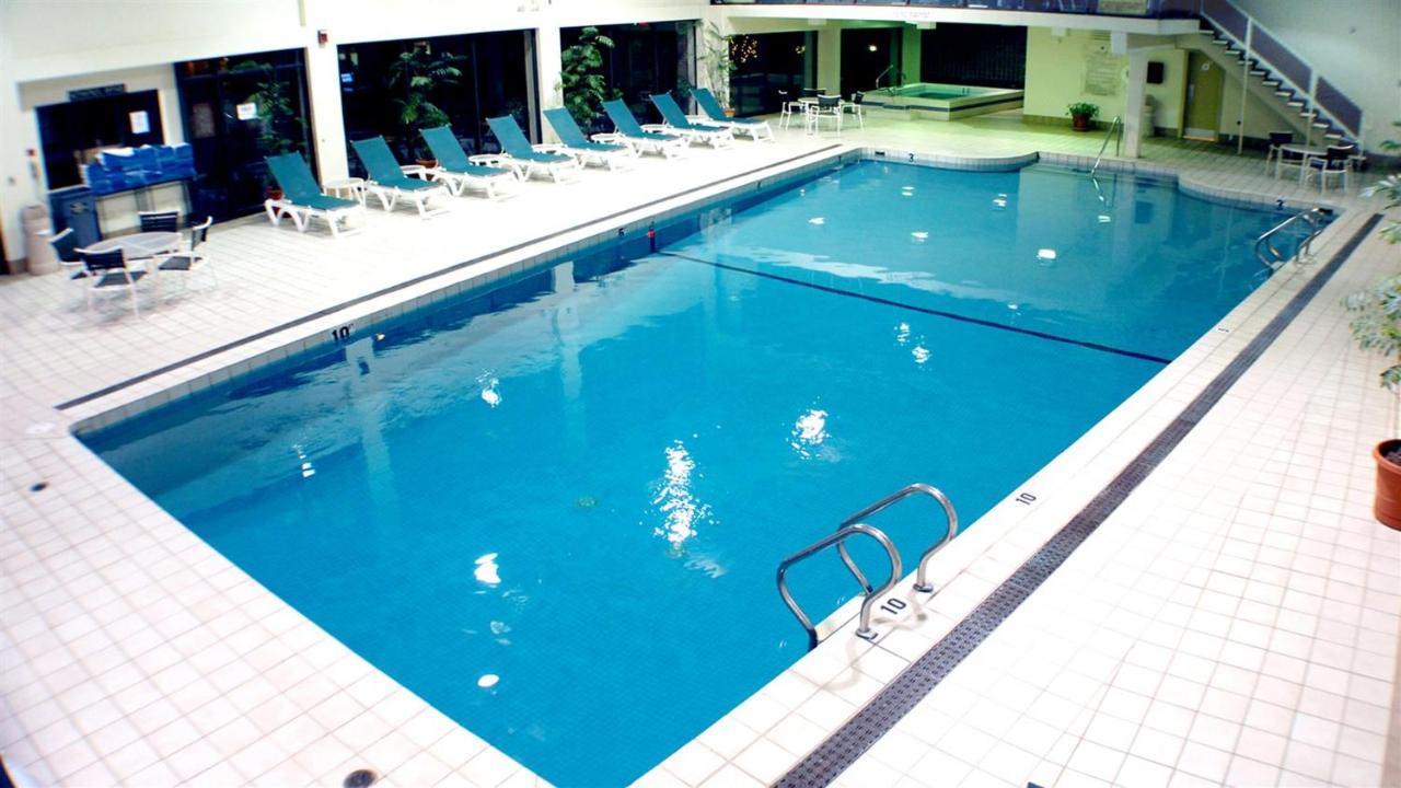 Heated swimming pool: The Margate Resort