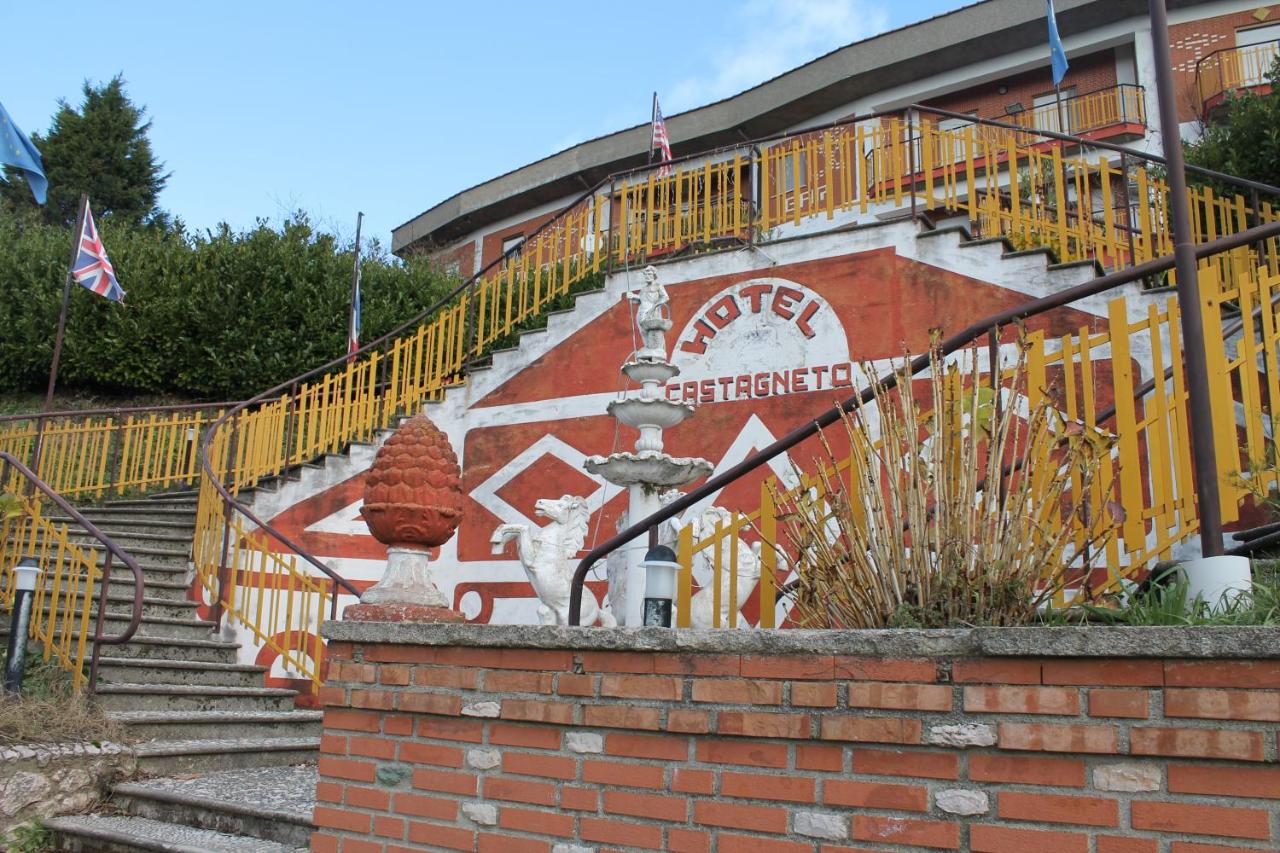 Hotel Castagneto San Pietro Apostolo Italy Booking Com Hotel Castagneto San Pietro Apostolo Italy Booking Com