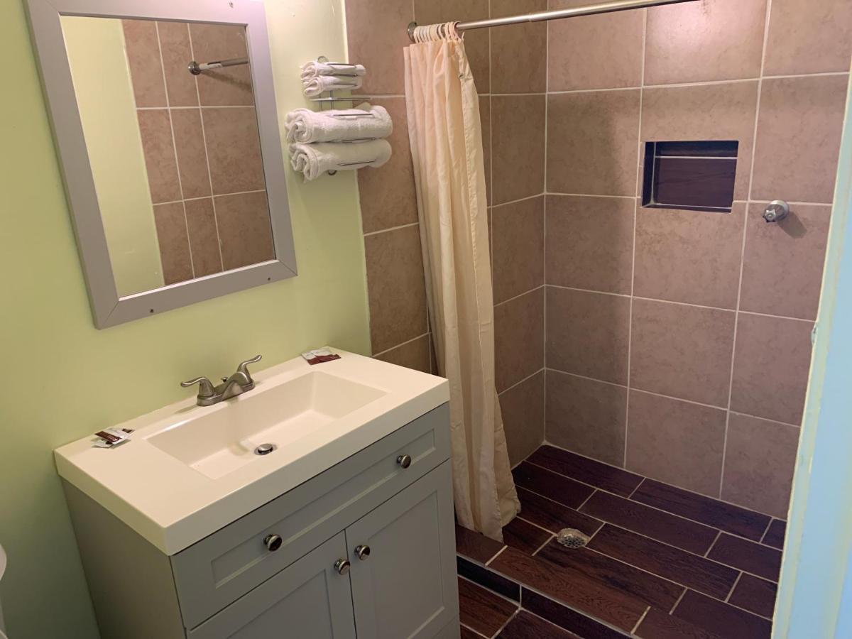 Economy Inn — photo 19