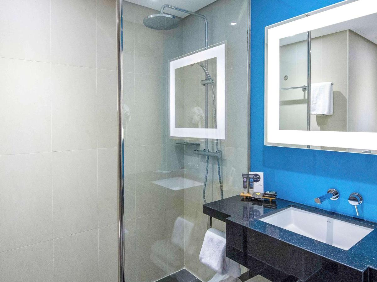 Novotel World Trade Centre Dubai photo