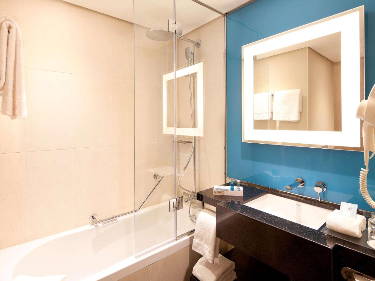 Novotel World Trade Centre Dubai photo