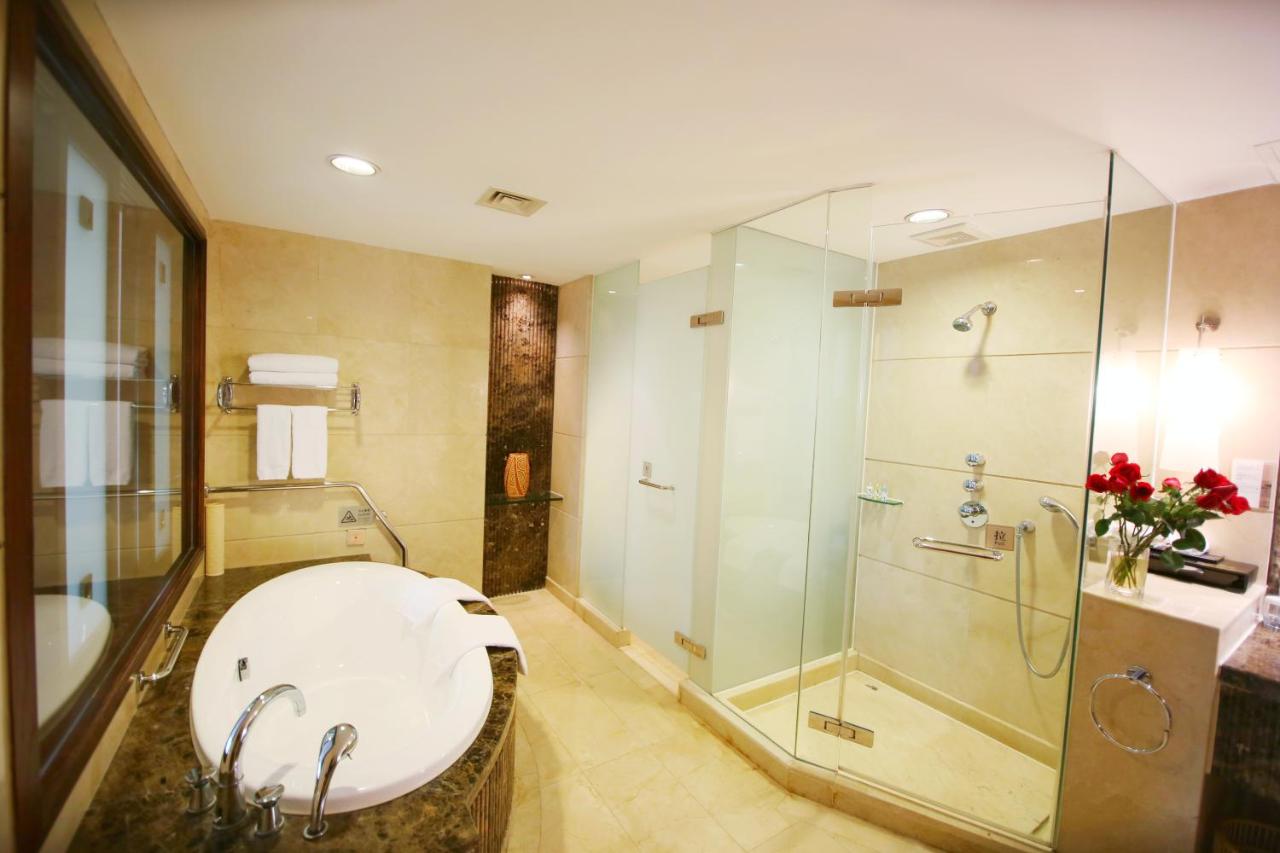 Dong Fang Hotel Guangzhou photo