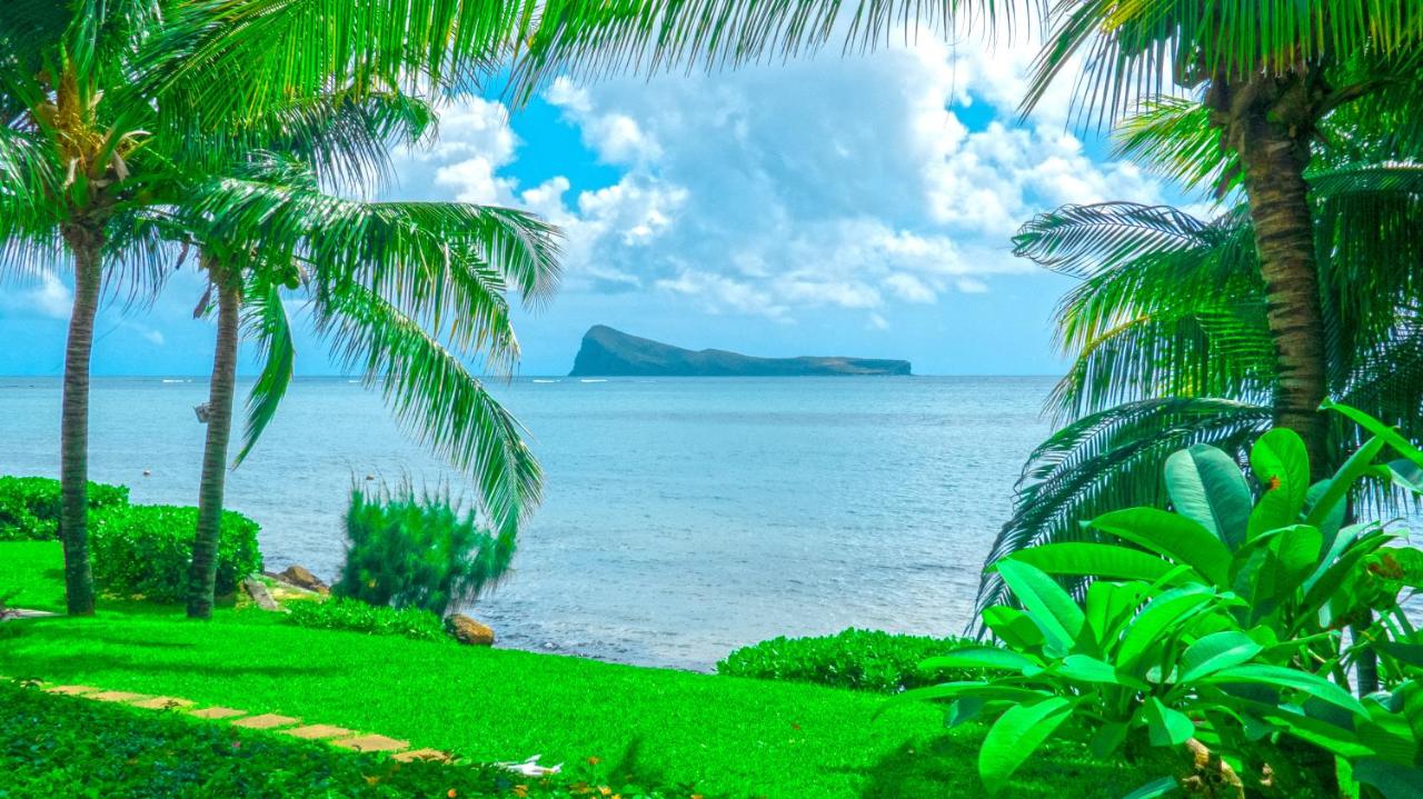 Beach: Myra Luxury Seafront Apartment