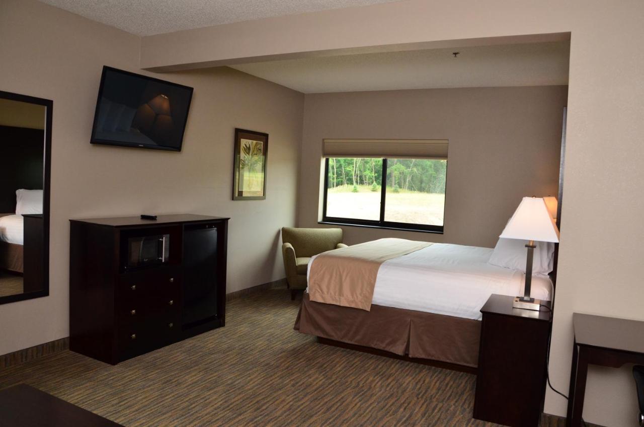 Qube Hotel - Polk City — photo 15