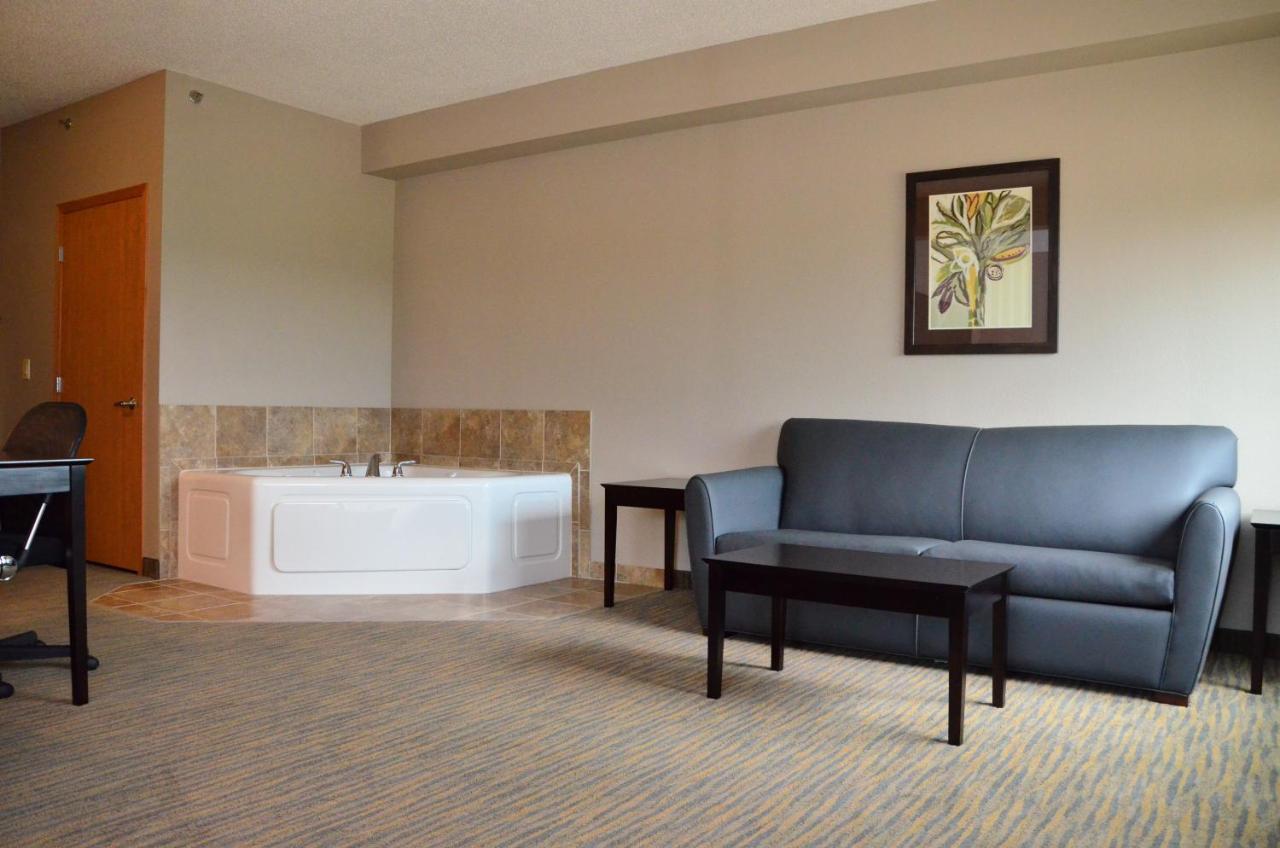 Qube Hotel - Polk City — photo 21