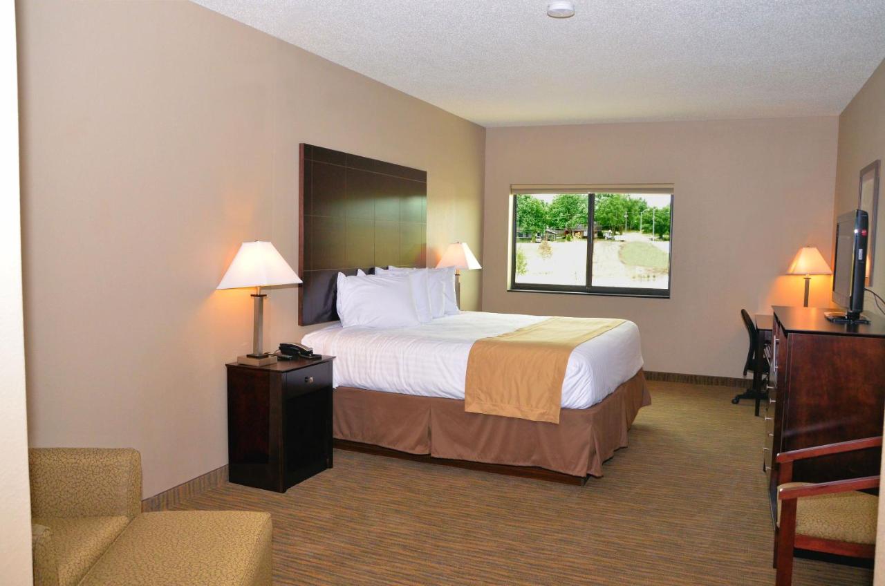 Qube Hotel - Polk City — photo 18