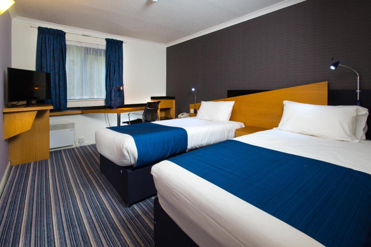 Holiday Inn Express STAFFORD M6, JCT.13 - Laterooms