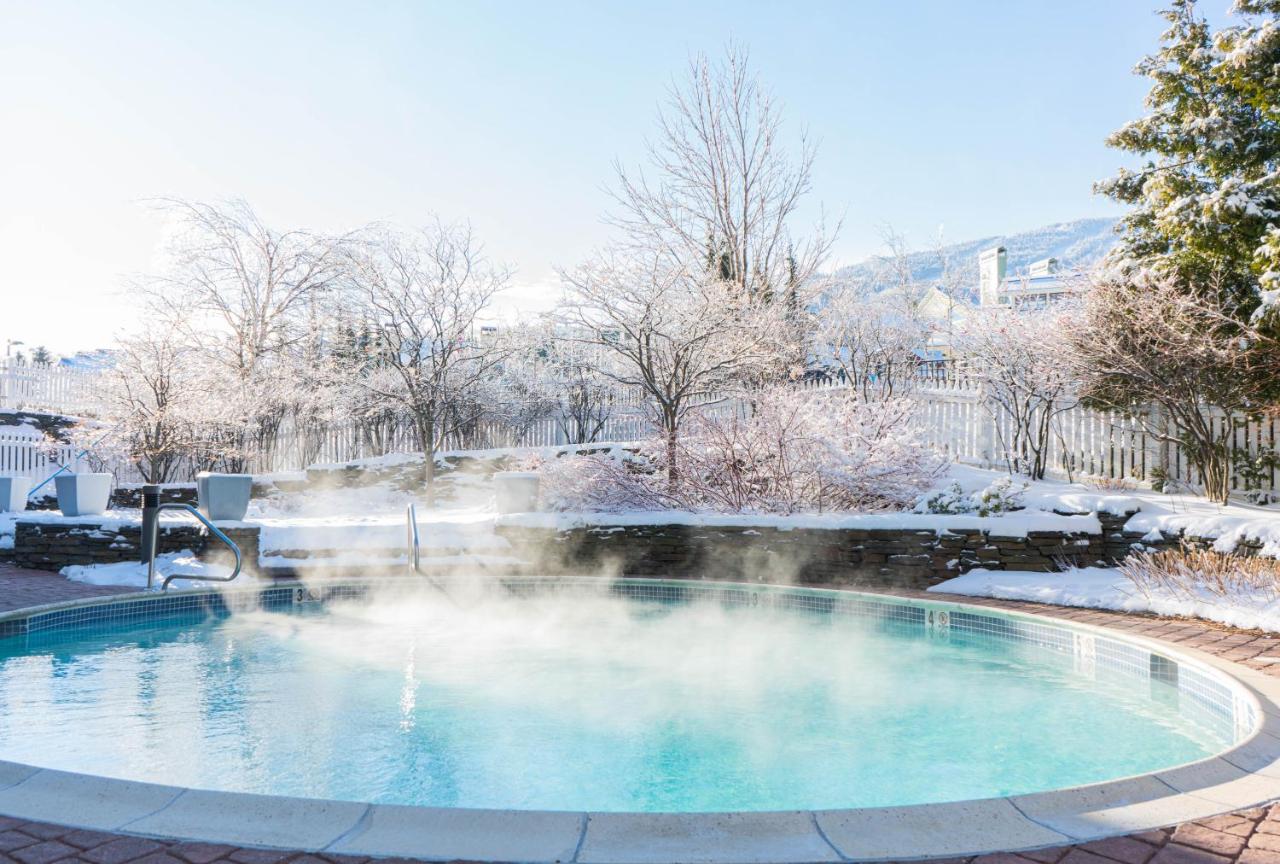 Heated swimming pool: Long Trail House Condominiums at Stratton Mountain Resort