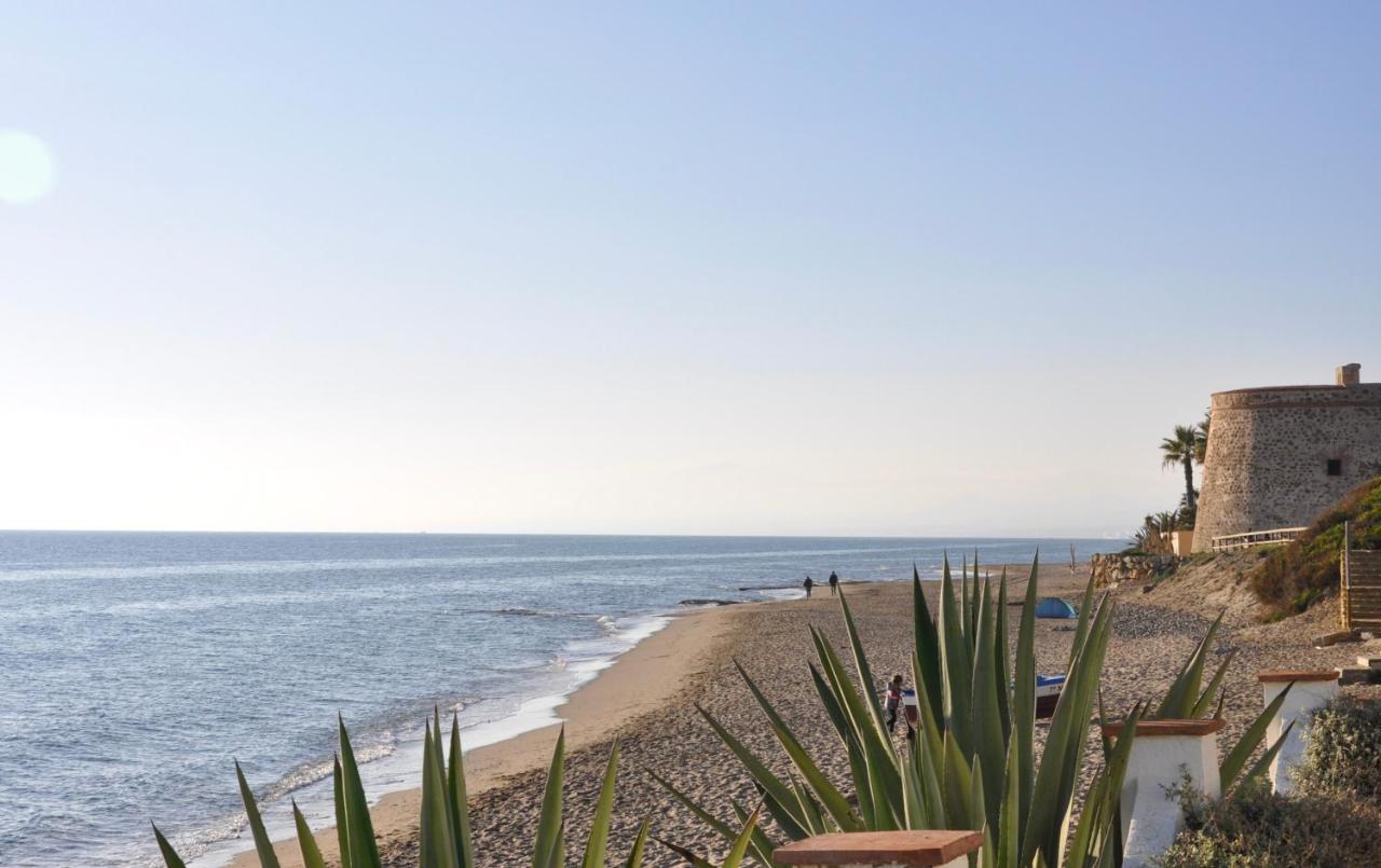 Hotel, plaża: Marbesa Playa Casa Del Mar