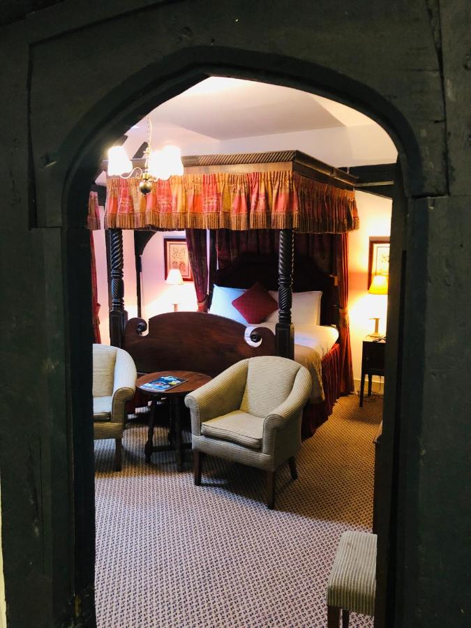 Double Room with Four Poster Bed (No Pets Allowed)