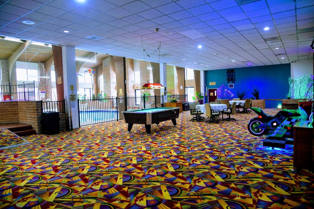 Douglas Inn & Conference Center — photo 23