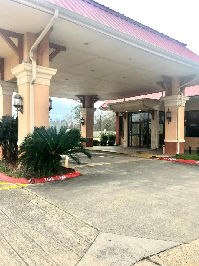 Spindletop Motel — photo 16