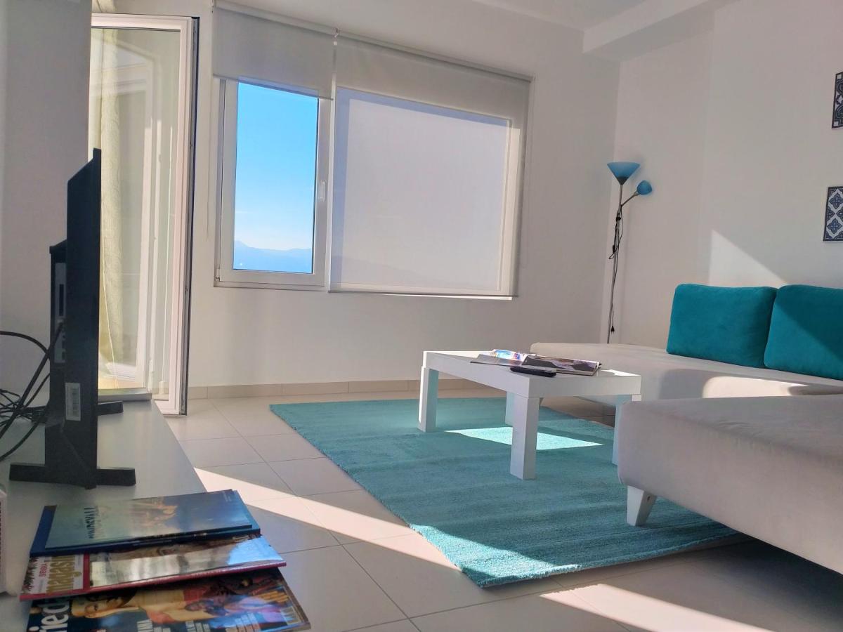Grand Sea View Apartment photo