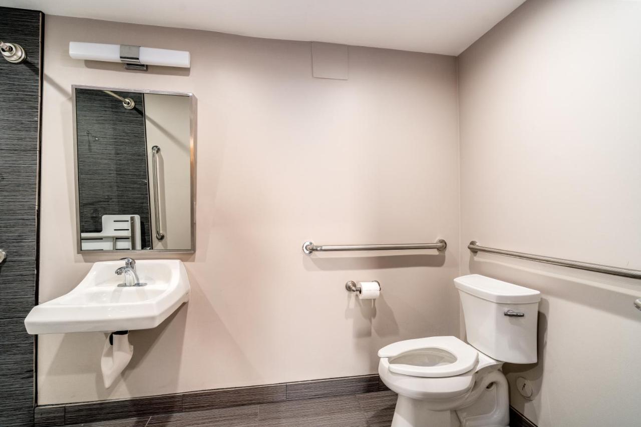 Friendly Hills Inn — photo 14