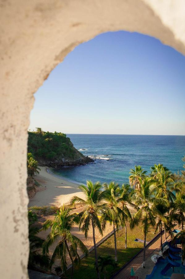 Beach: La Coral Beach House
