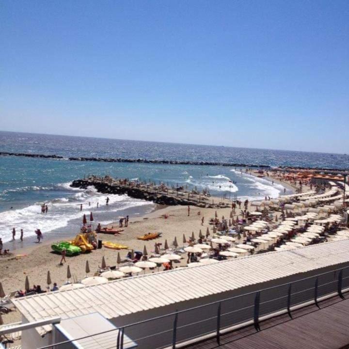 Hotel, plaża: Petit avec classe Sanremo
