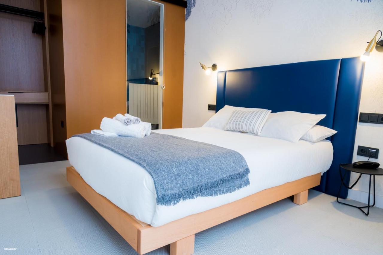 Welldone Quality - Crystal pool, Sevilla – Bijgewerkte ...