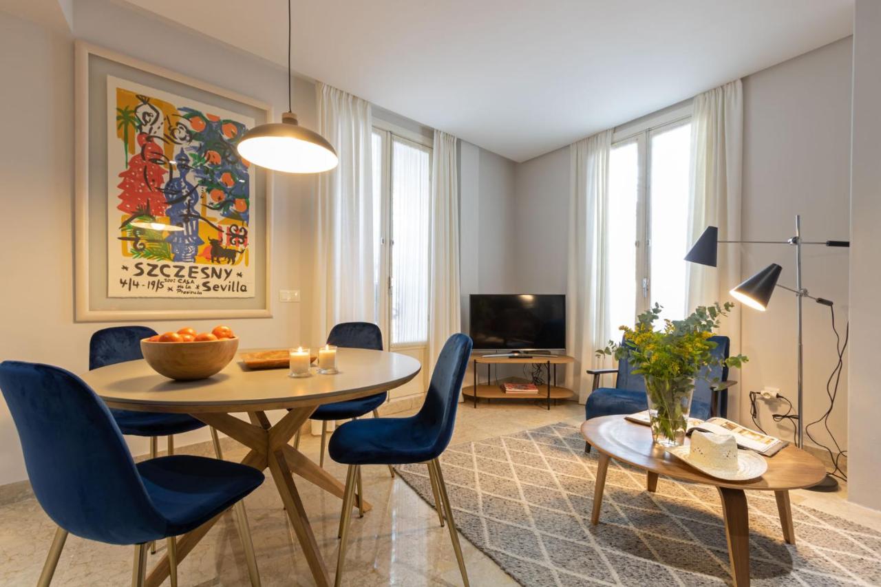 Alkazar Gardens Old Town 6 pax, Seville – Updated 2022 Prices
