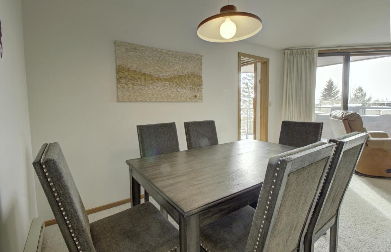 432 Marina Place condo