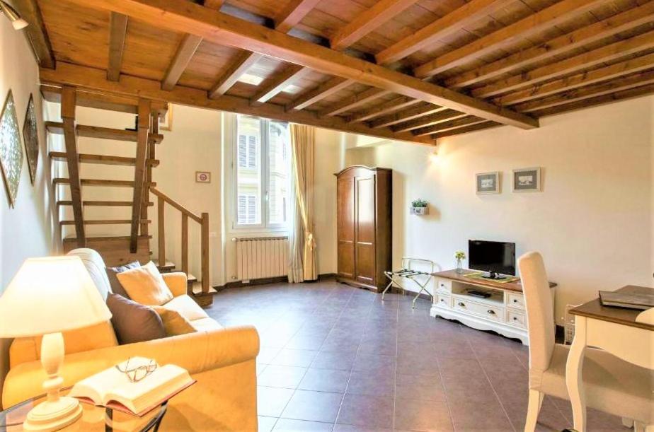 Charming Suite Cavour heart of Florence